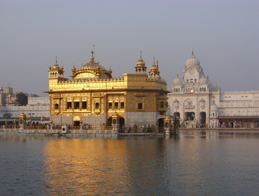 THE GOLDEN TRIANGLE TEMPLE TOUR